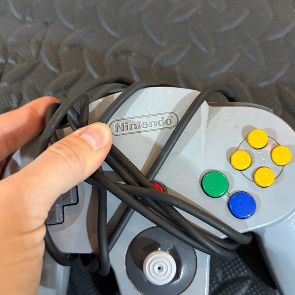 Nintendo N64 Gray Controller - Picture 2 of 4